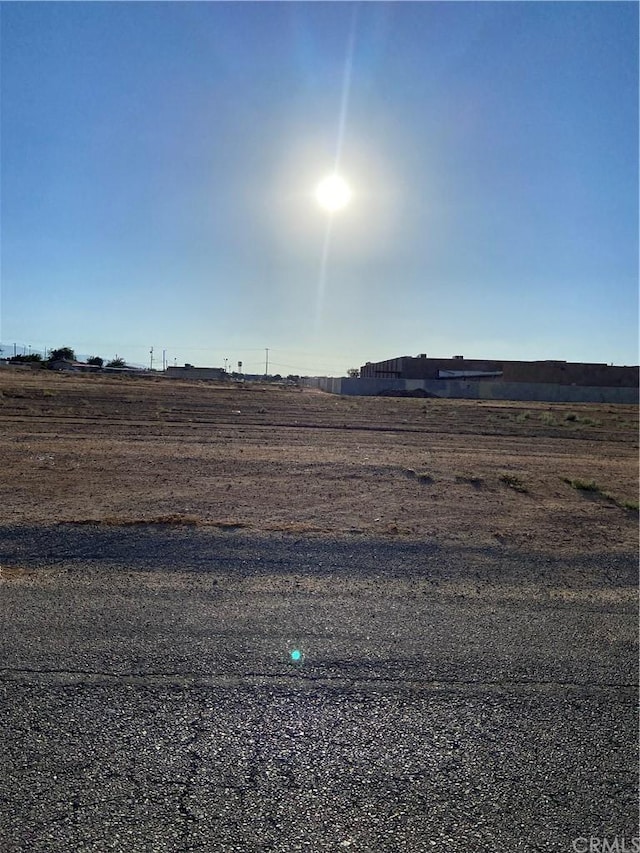 Listing photo 2 for 0 H St, Hesperia CA 92345