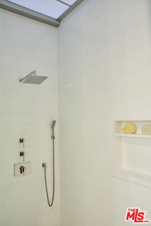 room details with tiled shower