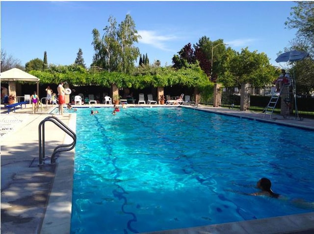 view of swimming pool