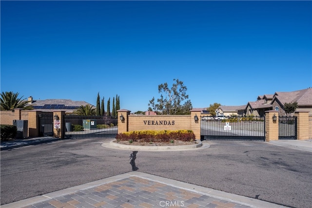 view of community / neighborhood sign