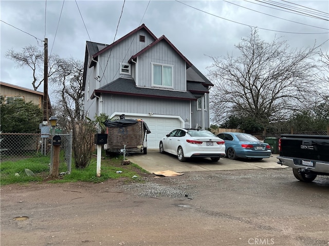 view of front of home featuring a garage