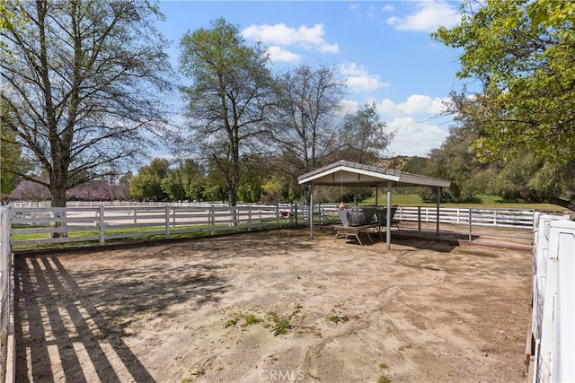 view of yard featuring a rural view