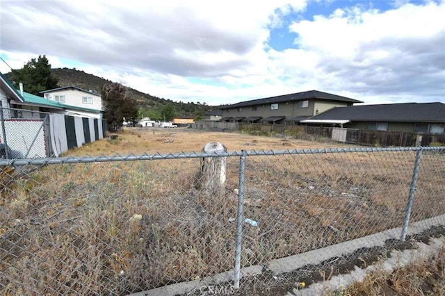 Listing photo 2 for 1106 S Oregon St, Yreka CA 96097