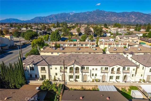 bird's eye view with a mountain view