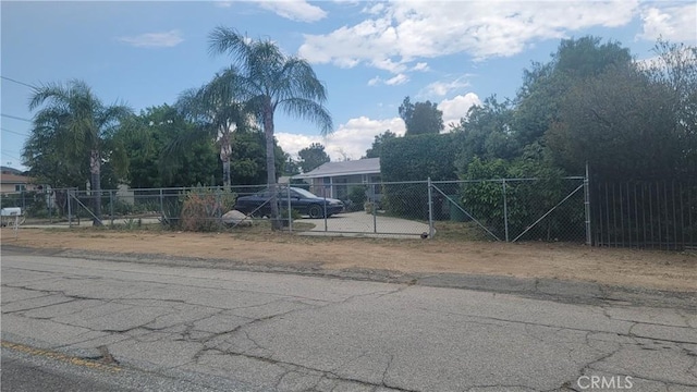 477 County Line Rd, Calimesa, CA 92320 - view of front of house with fence