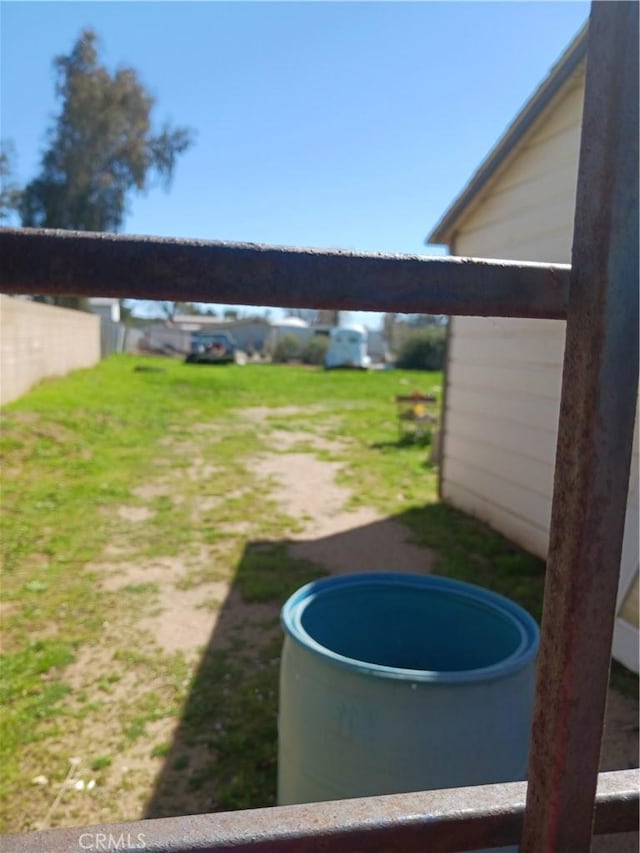 477 County Line Rd, Calimesa, CA 92320 - view of yard