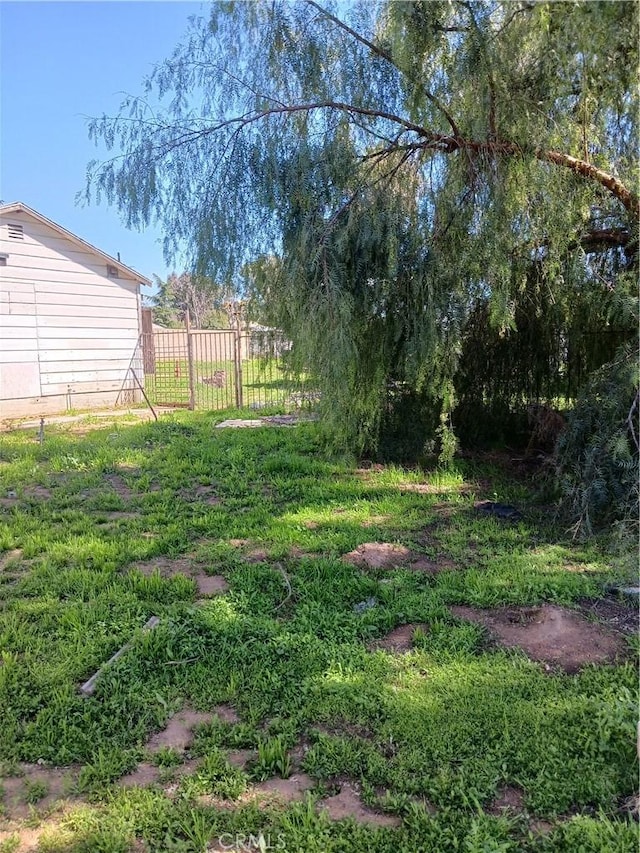 477 County Line Rd, Calimesa, CA 92320 - view of yard with fence