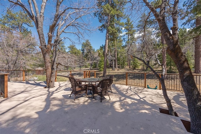 42143 Switzerland Dr, Big Bear, CA 92315 - view of patio featuring outdoor dining area