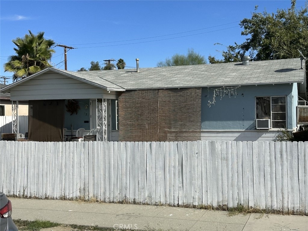 view of front of home