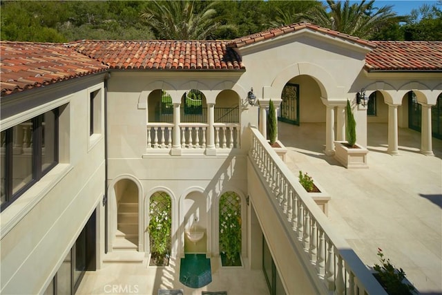 exterior space featuring a patio area