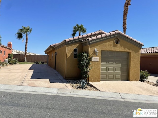 view of front facade with a garage