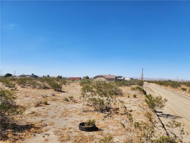 Listing photo 3 for 2 Monte Vista Rd, Phelan CA 92371