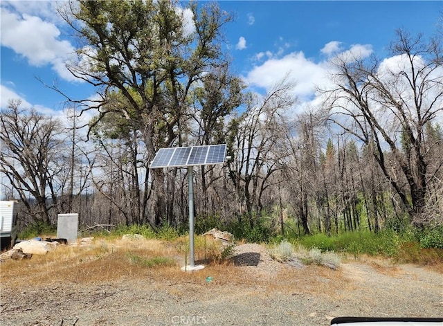 Listing photo 3 for 39 Sarah Ln, Berry Creek CA 95916