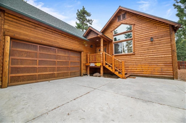 view of front of house featuring a garage