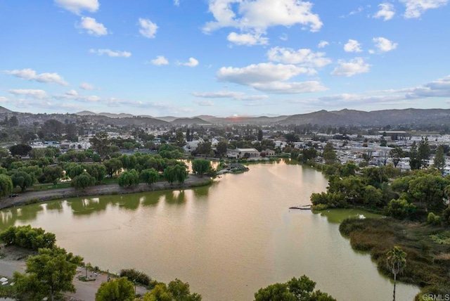 water view featuring a mountain view