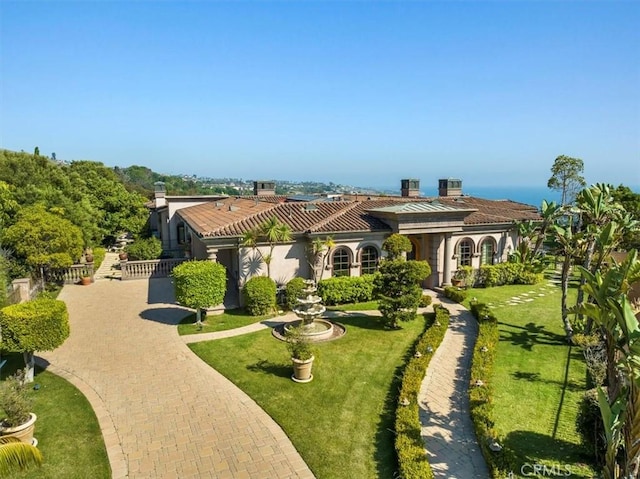 view of front of property with a front yard