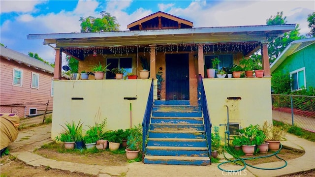 view of front of property