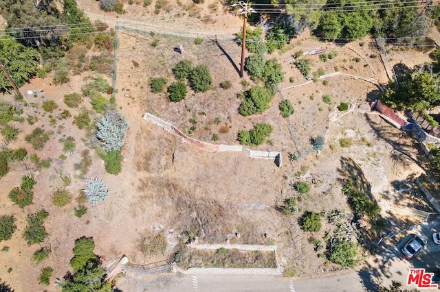 Listing photo 2 for 2040 E Lakeshore Dr, Agoura CA 91301