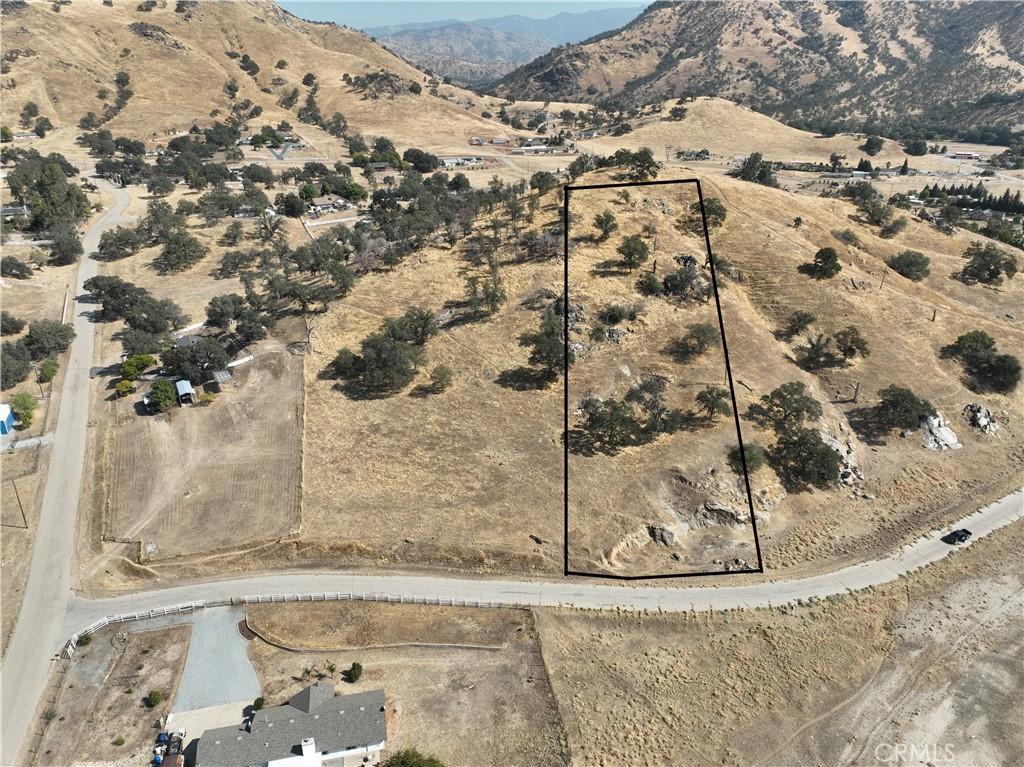 6698 Gaston Dr, Sanger, CA 93657 - photo 2