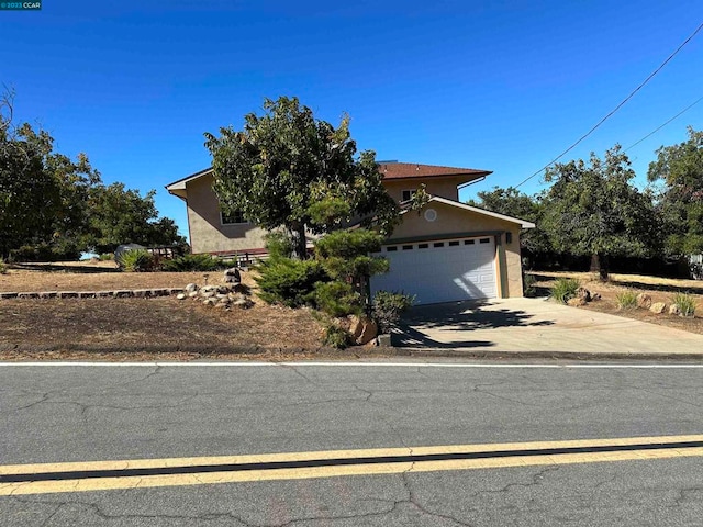 view of front facade with a garage