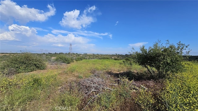 Listing photo 2 for 1 Baldy Mesa Rd, Oak Hills CA 92405