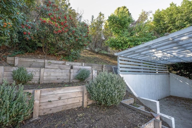 view of yard featuring a pergola