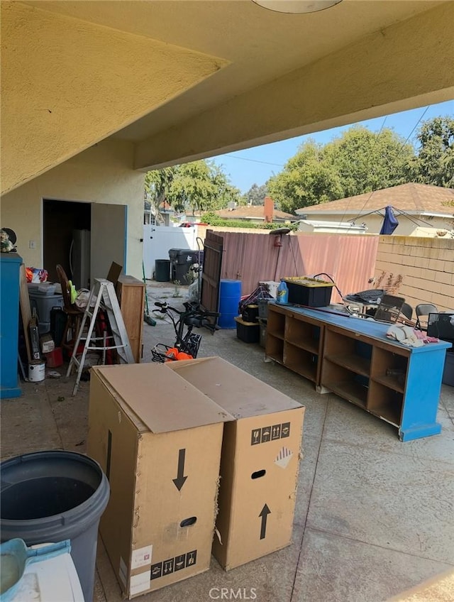 2922 Radnor Ave, Long Beach, CA 90815 - view of patio / terrace with fence