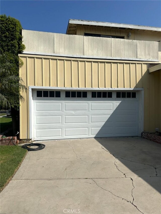 2922 Radnor Ave, Long Beach, CA 90815 - garage with driveway