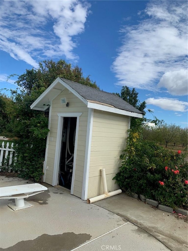 view of outbuilding