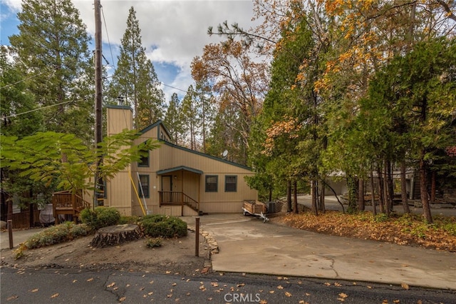 view of front of property