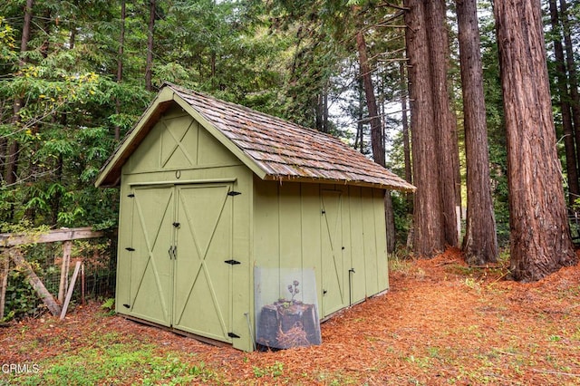 view of outdoor structure