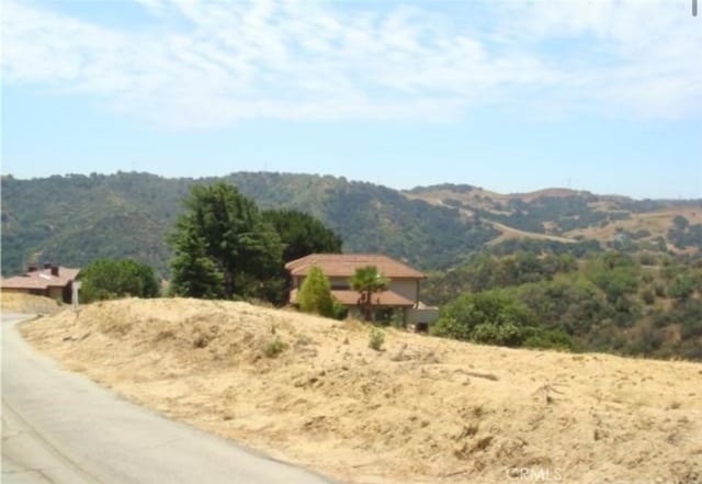 Listing photo 2 for 2695 Broken Feather Ln, Diamond Bar CA 91765