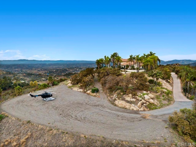 bird's eye view featuring a mountain view