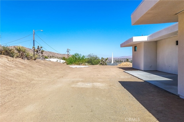 view of yard with a patio