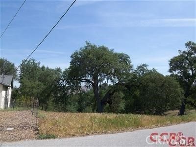 Listing photo 3 for 9025 Junipero Ave, Atascadero CA 93422