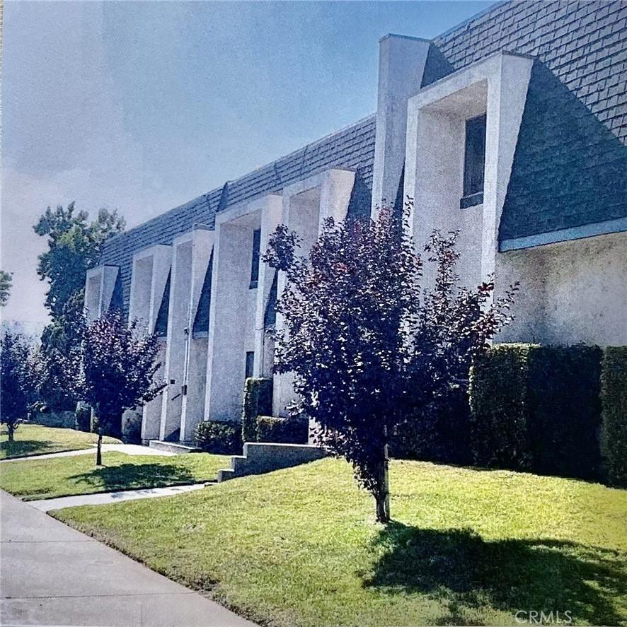236 E 48th St, San Bernardino, CA 92679 - photo 1