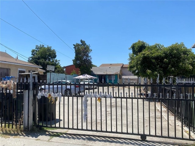 7533 Maie Ave, Los Angeles, CA 90001 - photo 2