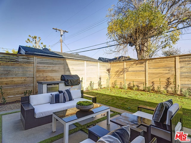 view of terrace featuring an outdoor hangout area