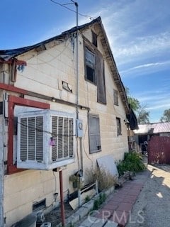 view of home's exterior