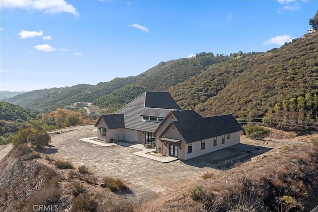 bird's eye view featuring a mountain view