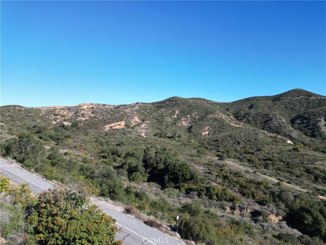 Listing photo 3 for 27802 Modjeska Grade Rd, Trabuco Canyon CA 92676