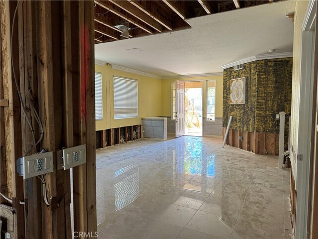 4810 Swallowtail Rd, Hemet, CA 92545 - interior space with ornamental molding and visible vents