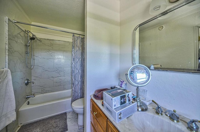 full bathroom featuring vanity, shower / bath combo with shower curtain, a textured ceiling, and toilet