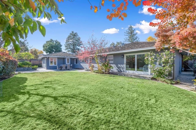 view of yard with a patio