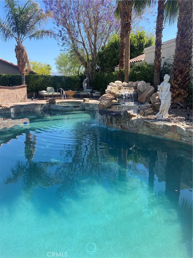 view of swimming pool