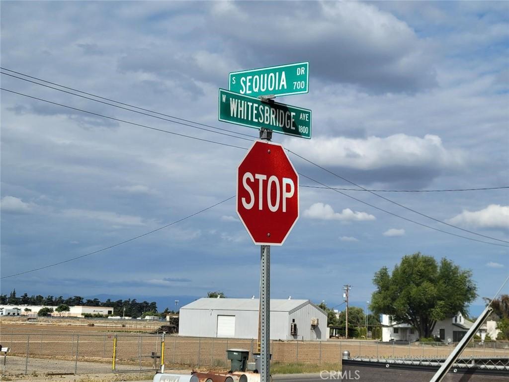 1929 W Whites Bridge Ave, Fresno, CA 93706