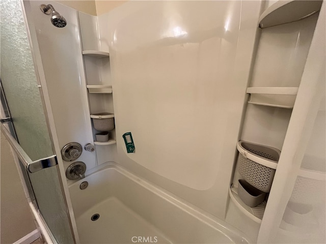 bathroom featuring shower / tub combination