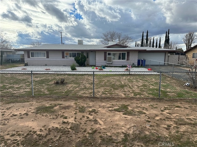 single story home featuring a front yard