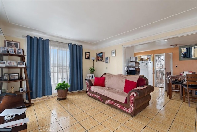 6820 S Van Ness Ave, Los Angeles, CA 90047 - view of living room