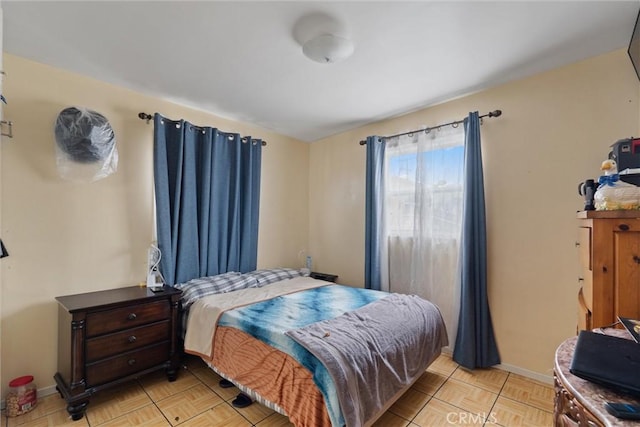 6820 S Van Ness Ave, Los Angeles, CA 90047 - bedroom with baseboards
